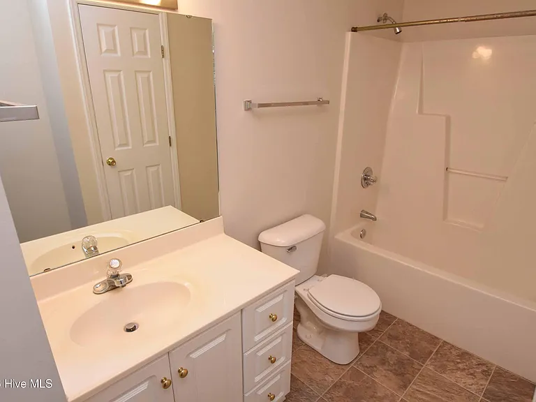3304 Mulberry Ln #E — Photo 13