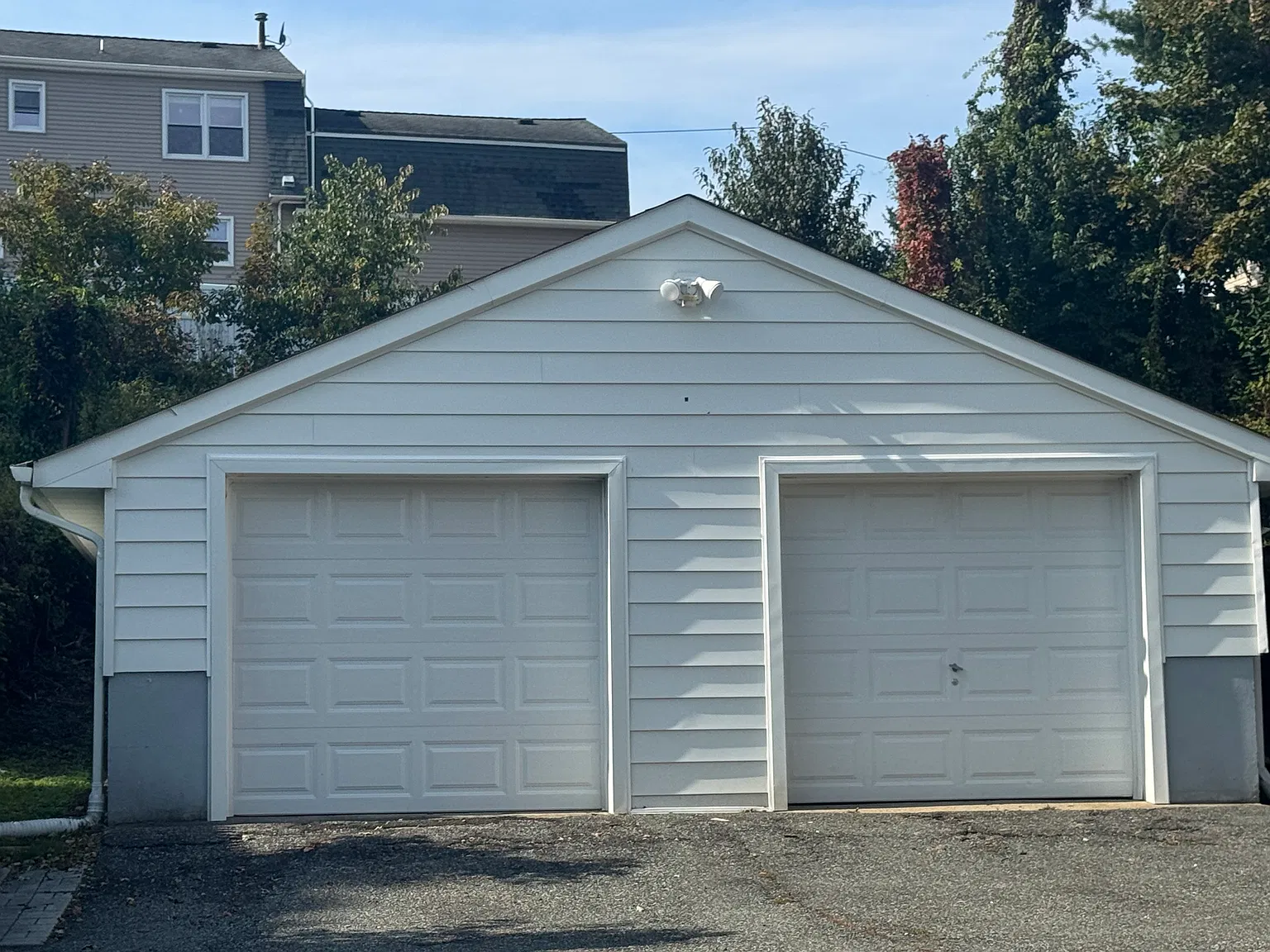 3 bed, 2.5 bath, 2090 sqft, $2,850 — Photo 2