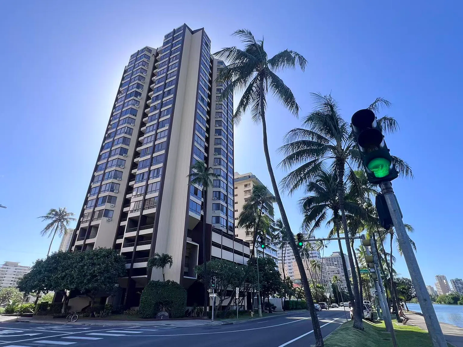 320 Liliuokalani Ave — Photo 1