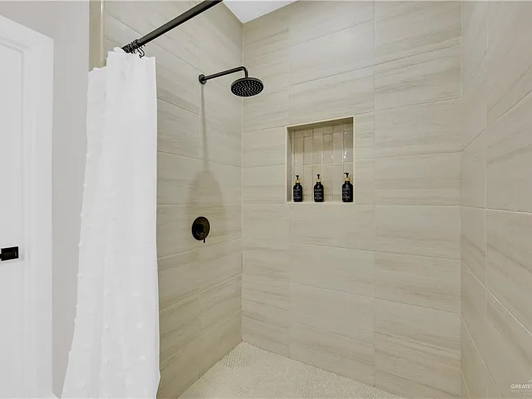 1700 Toronto Ave — Photo 10