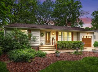 7348 Ash St, Prairie Village, KS 66208