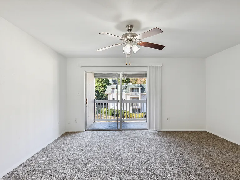 Fairway Club Apartments — Photo 8