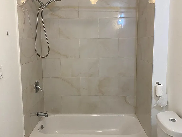 1028 Wood St #2F — Photo 7