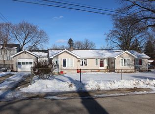 642 Edgebrook Ter, Elgin, IL 60120