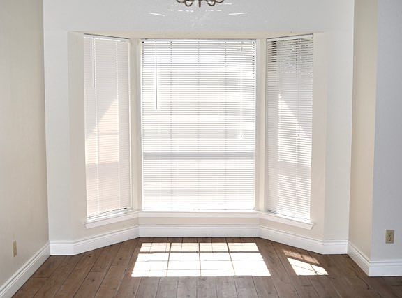 2nd image of 512 Lucile Ln