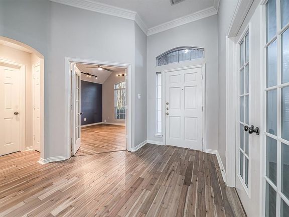 4th image of 6621 Forest Park Dr