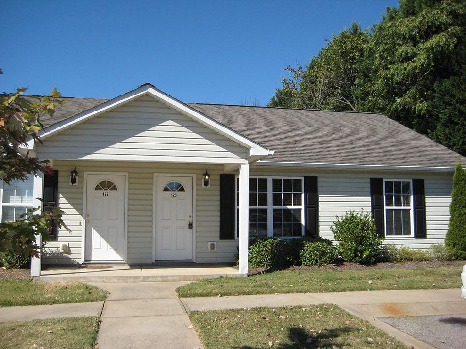 1st image of 120 Country River Dr
