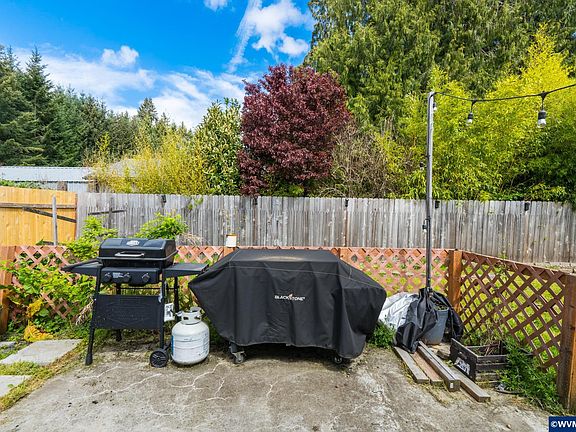 3rd image of 5155 Lone Tree Ct NE