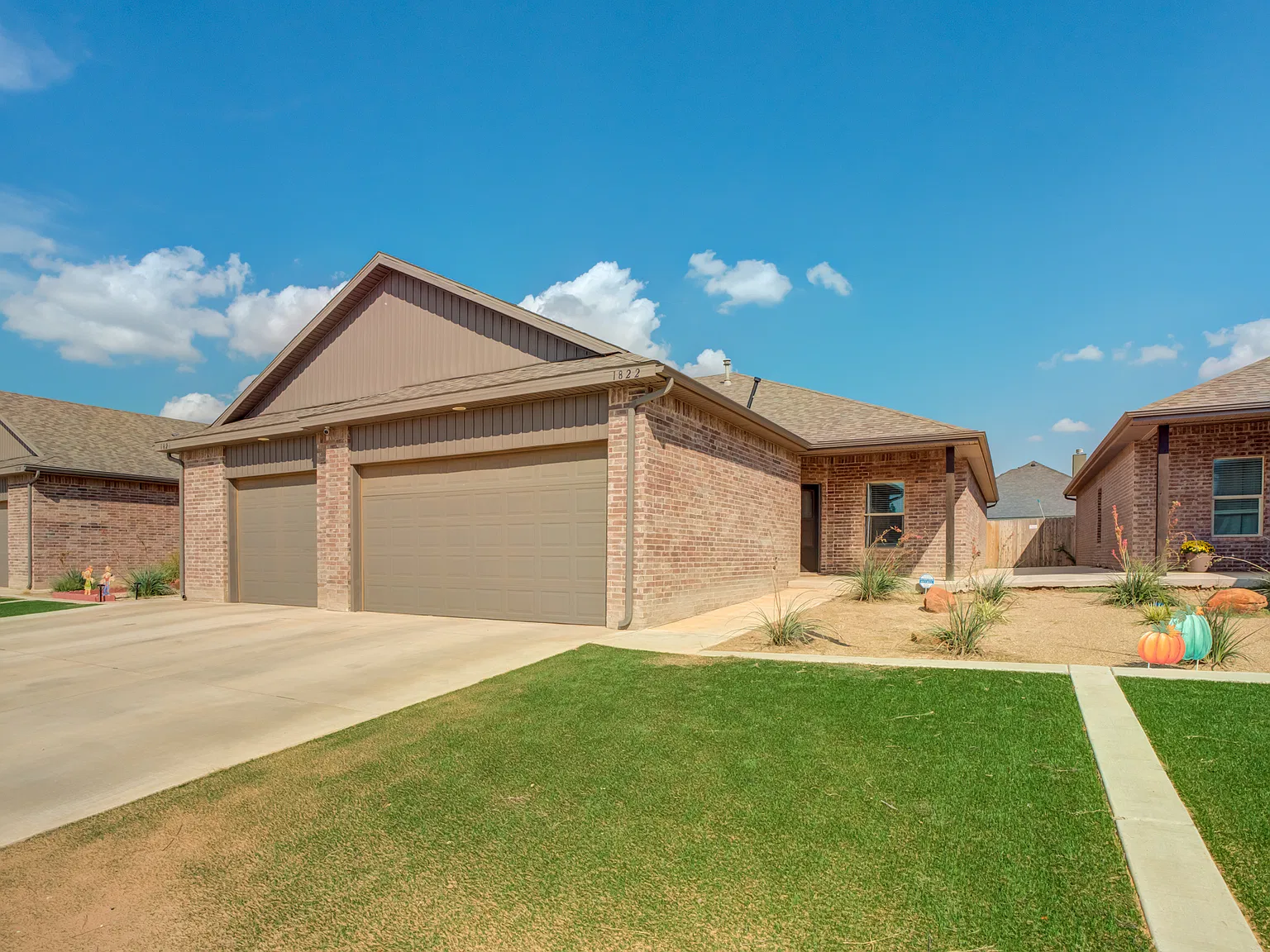 3 bed, 1513 sqft, $1,600 — Photo 2