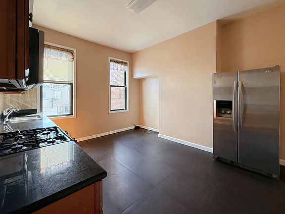 4th image of 4734 Liberty Ave Fl 2