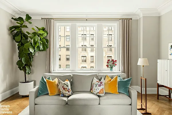 Living room, photo 4