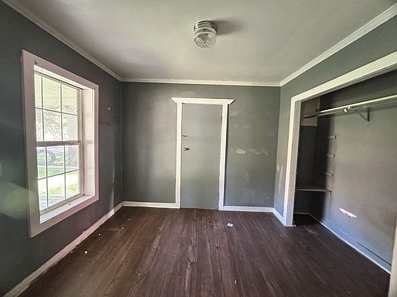 8th image of 207 Brewer Ave