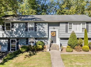 23 Meadowbrook Rd, West Haven, CT 06516