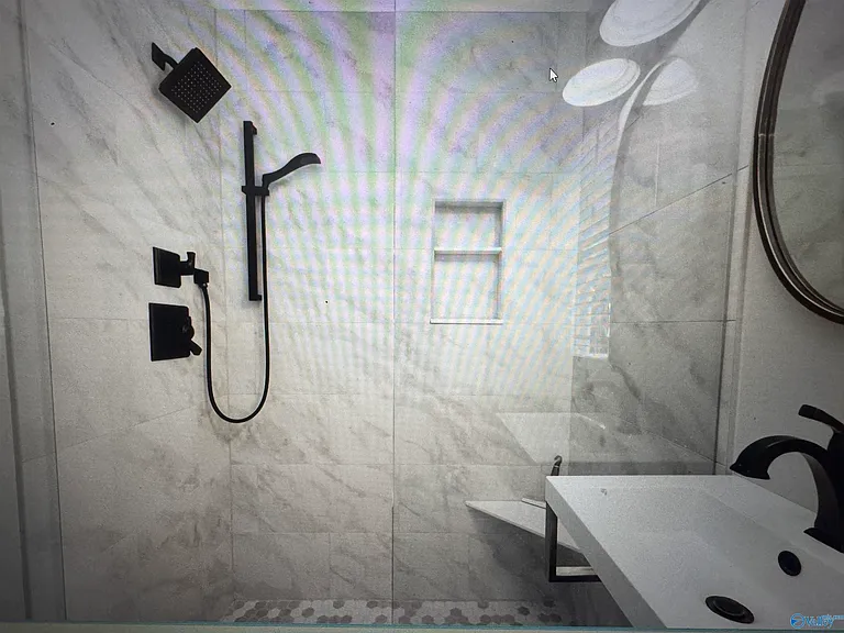 208 Surrey Rd SW — Photo 16