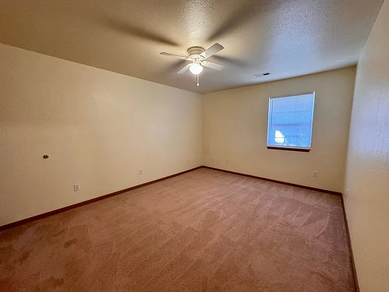 22585 Hollow Oak Ln — Photo 12