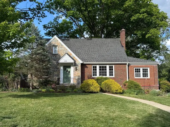 10301 Crestmoor Dr, Silver Spring, MD 20901