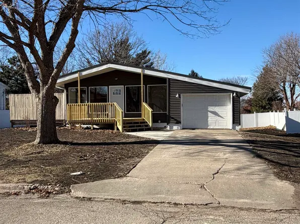 904 Mill St, Traer, IA 50675