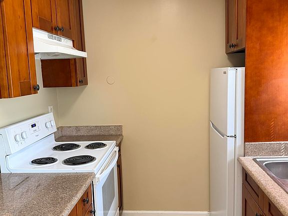 5th image of 2118 Peppertree Way APT 4