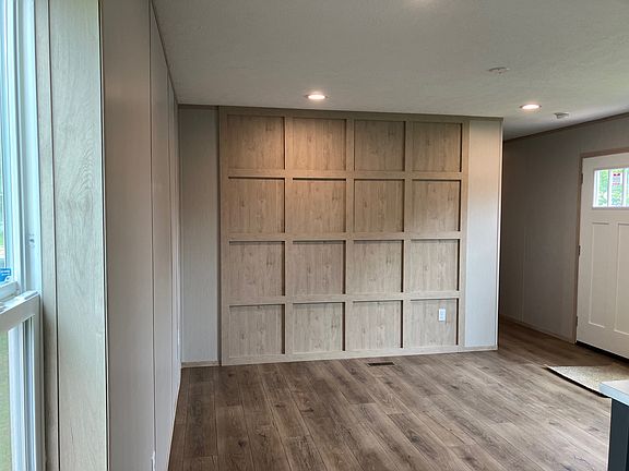 2nd image of 1062 S Park Dr #1062