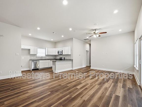 2nd image of 1220 Jones St