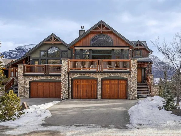 210 S Hubman Lndg #116, Canmore, AB T1W 3M4