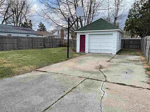 5th image of 119 Trier St