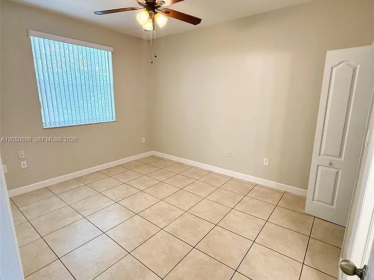 1652 SE 28th St #202 — Photo 18