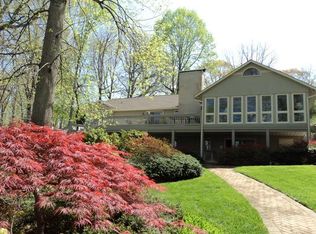 522 Anchor Dr, Moneta, VA 24121