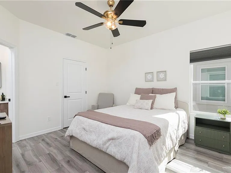 1006 N Clarence Ave #2 — Photo 10