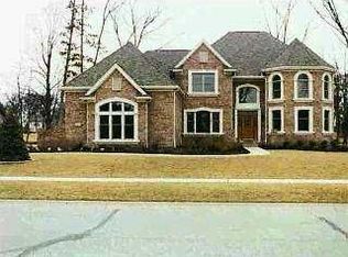 9006 Sand Ridge Dr, Holland, OH 43528