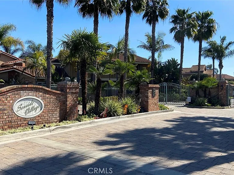 7866 Southwind Cir — Photo 4
