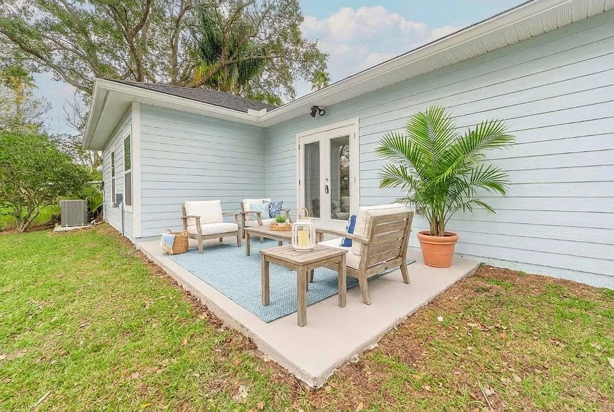 3 bed, 2.0 bath, 1206 sqft, $2,600 — Photo 4