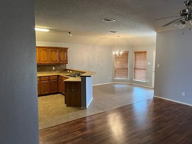 2817 Spencer Cir — Photo 4