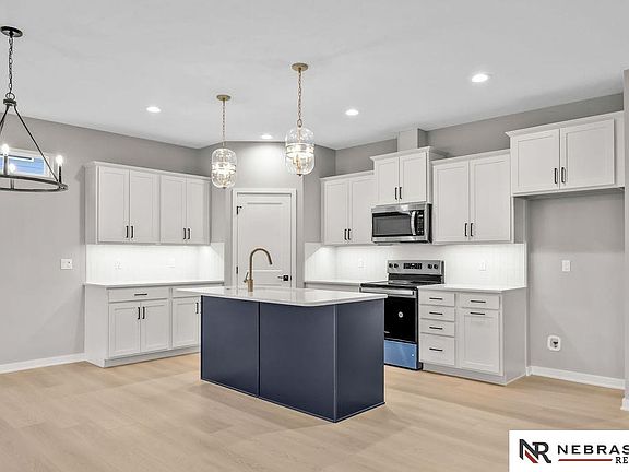 5th image of 21401 J St