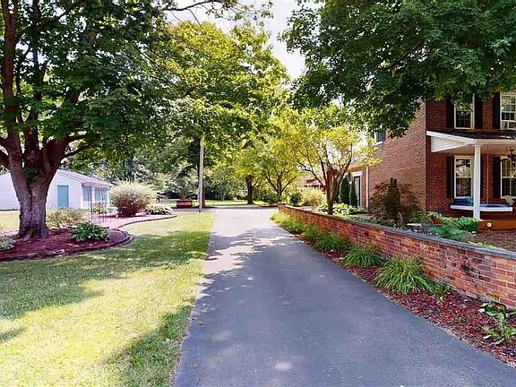 4th image of 515 Mattie Harris Rd