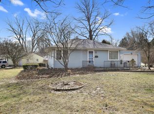 1408 Greenbrier Dr, Champaign, IL
