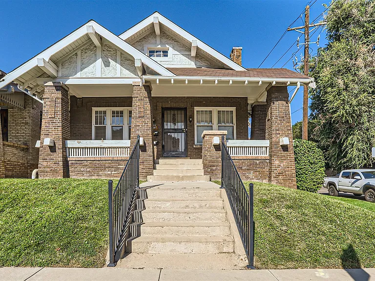 1587 Saint Paul St — Photo 1