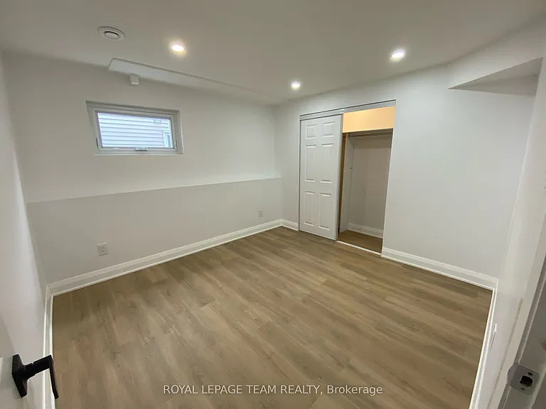32 Hackett St #B — Photo 17