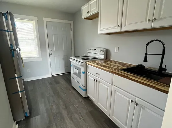 **Affordable, Newly Remodeled 1-Bedroom Studio Fresh Updates Throughout**, 3010 Clopton St SW Unit 35, Huntsville, AL 35805