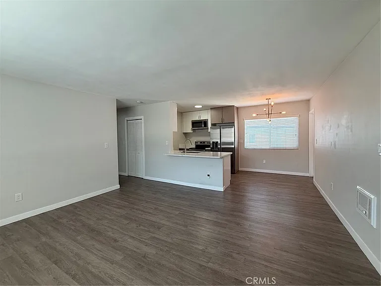 404 N Broadway #6 — Photo 2