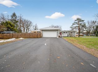 7628 Joseph Dr, North Syracuse, NY 13212