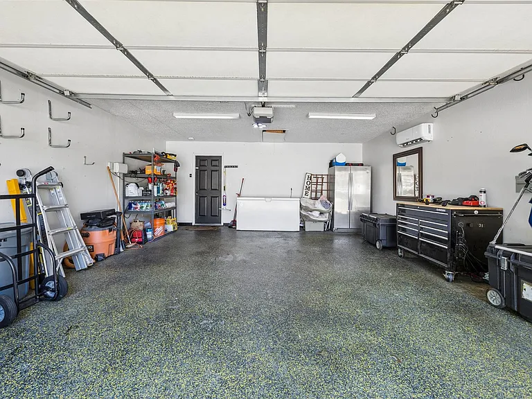 1203 Oakwood Trl — Photo 20