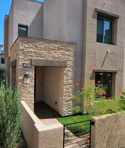 600 N Carriage Hill Dr #1089 — Photo 2