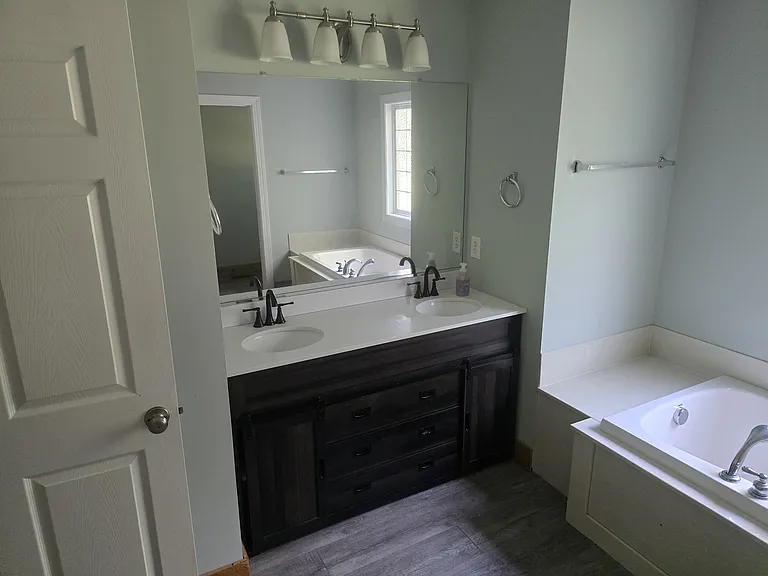 308 Madison Ct — Photo 13