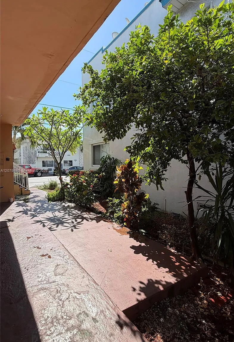 7720 Harding Ave — Photo 2