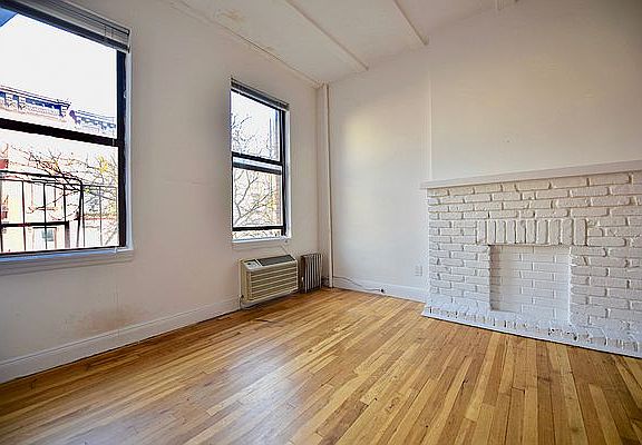 2nd image of 76 Saint Marks Pl APT 2b