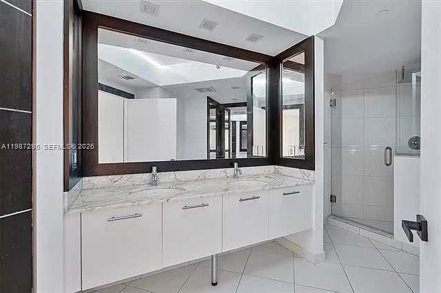 55 SE 6th St #1607 — Photo 37