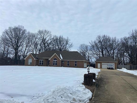 2nd image of 520 McCormick Rd