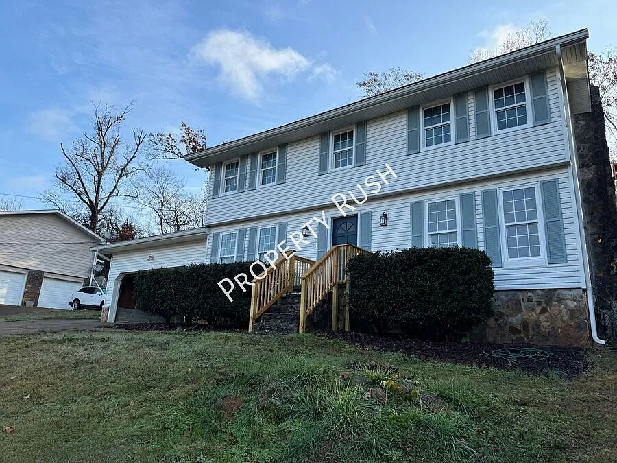 2945 Old Britain Cir. - Gorgeous 4 bed/2.5 bath rental home in East Brainerd! $2,395/mo. — Photo 3