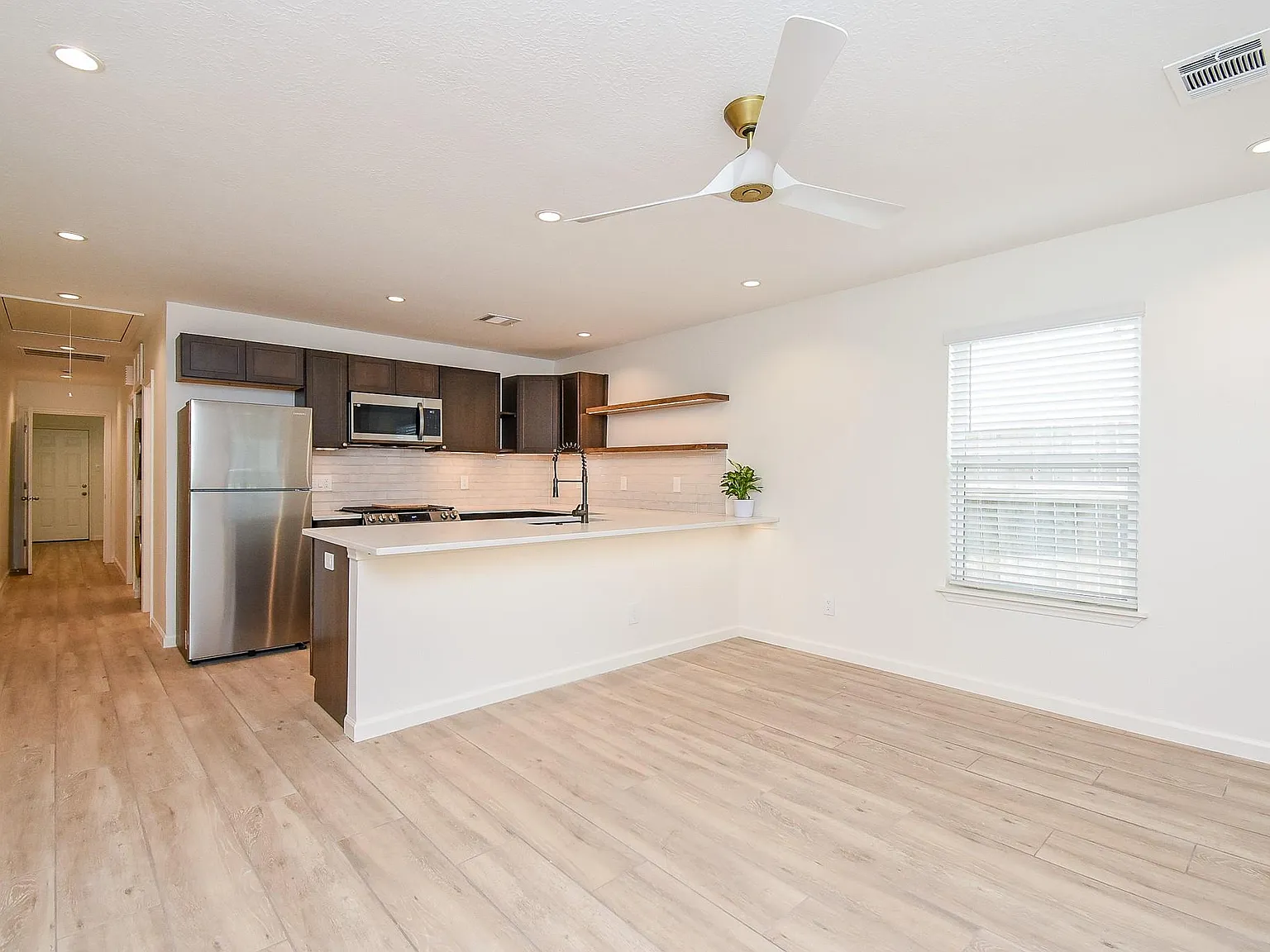 2 bed, 2.0 bath, 788 sqft, $1,500 — Photo 2
